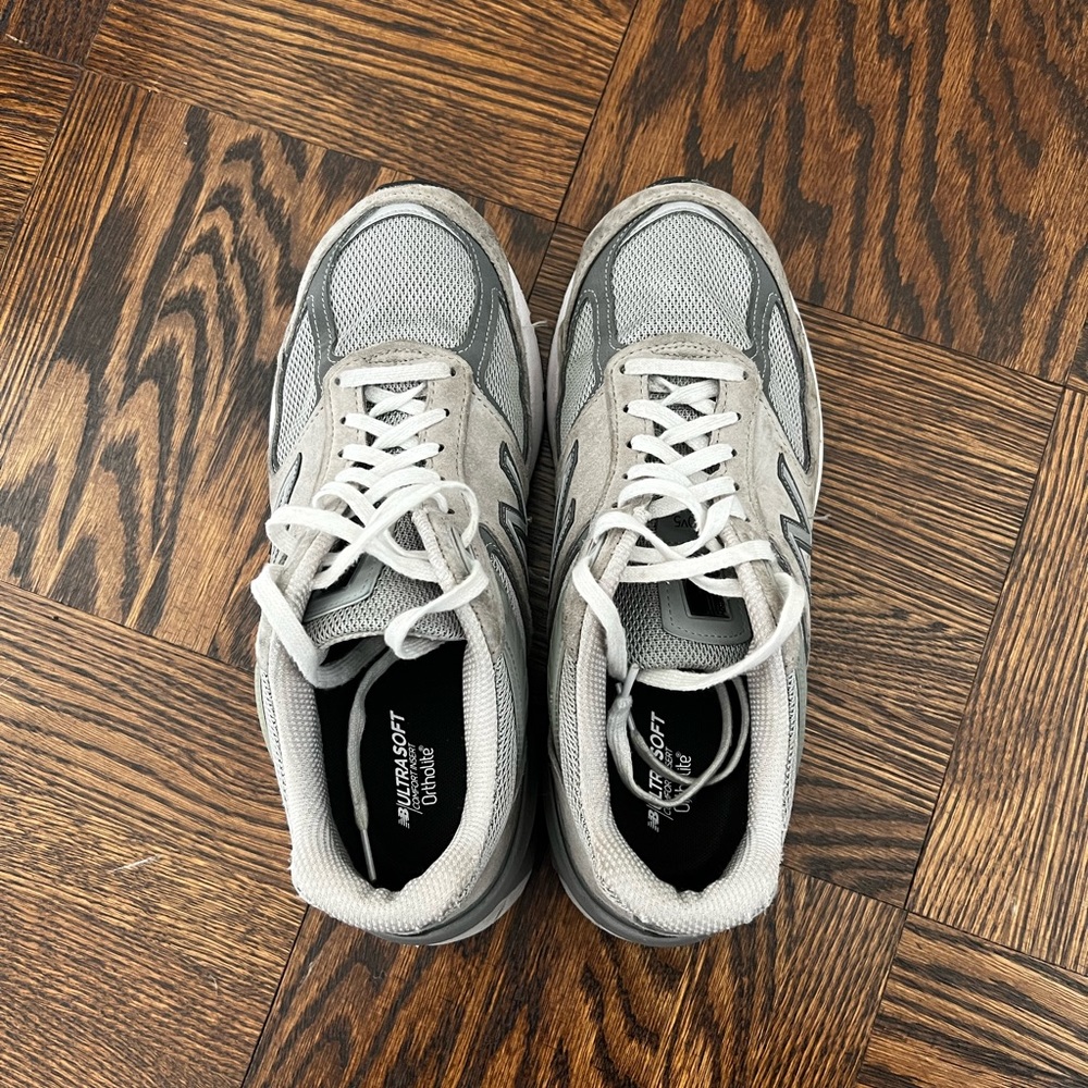 New Balance 990 V5 8 4E